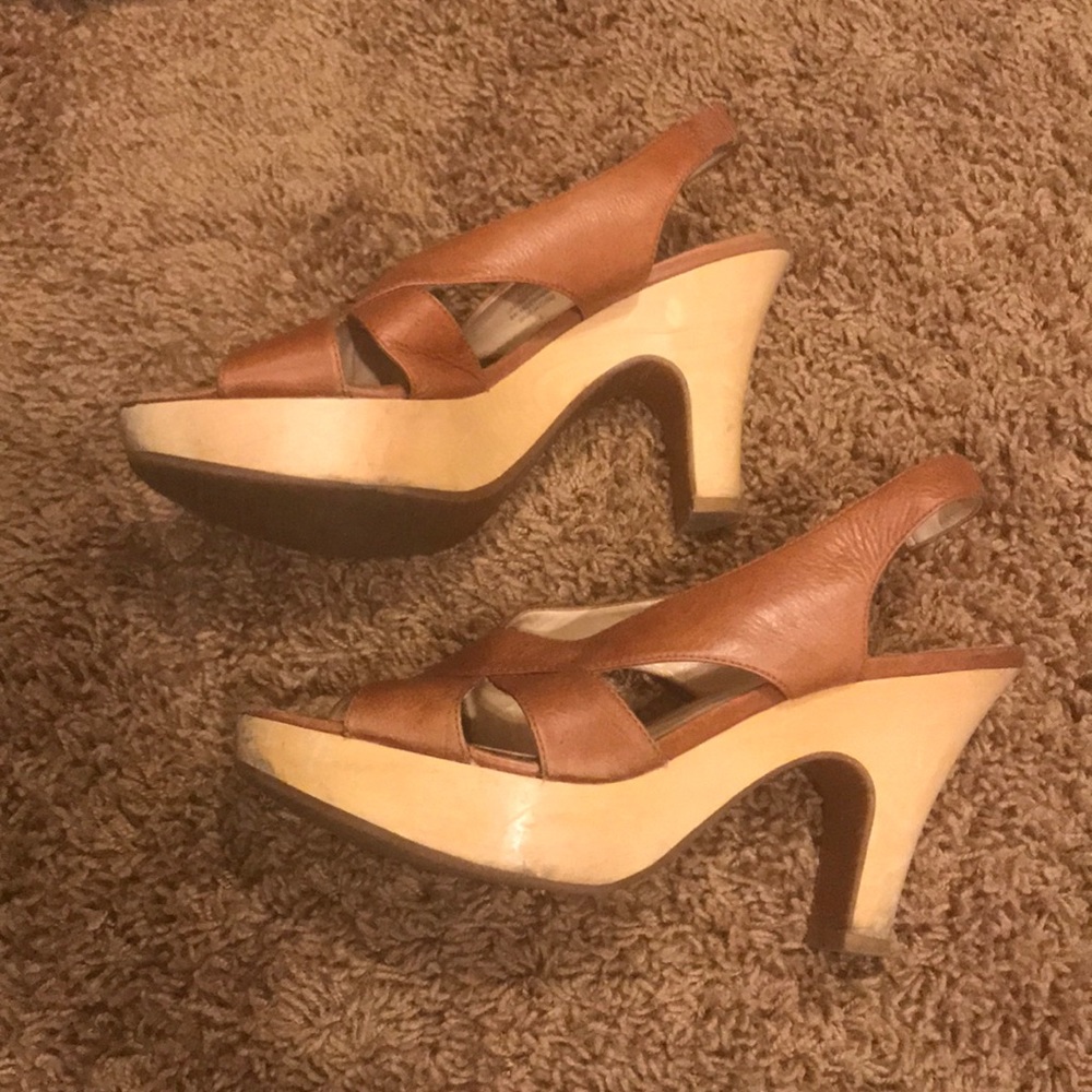 Sandals - Picture 2 of 4